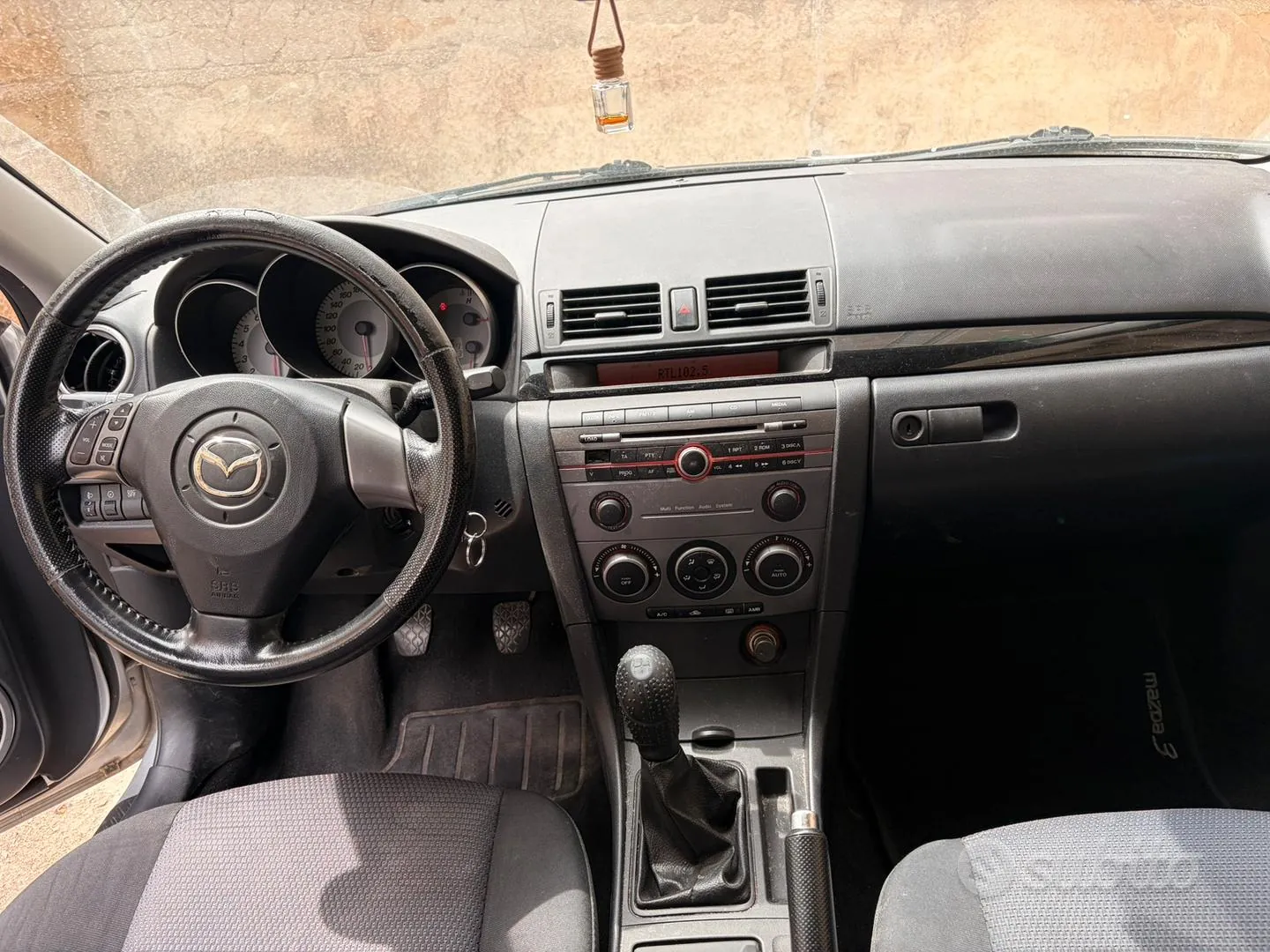 Mazda Mazda3 2006 photo 4