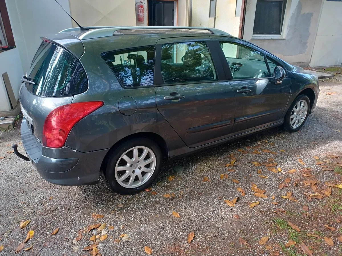 Peugeot 308 2008 photo 3