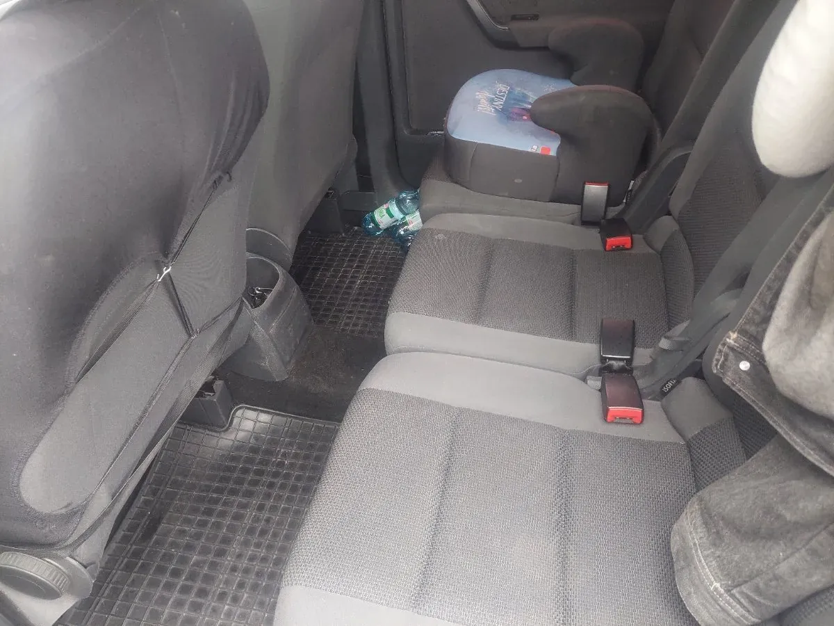 Volkswagen Touran 2012 photo 3