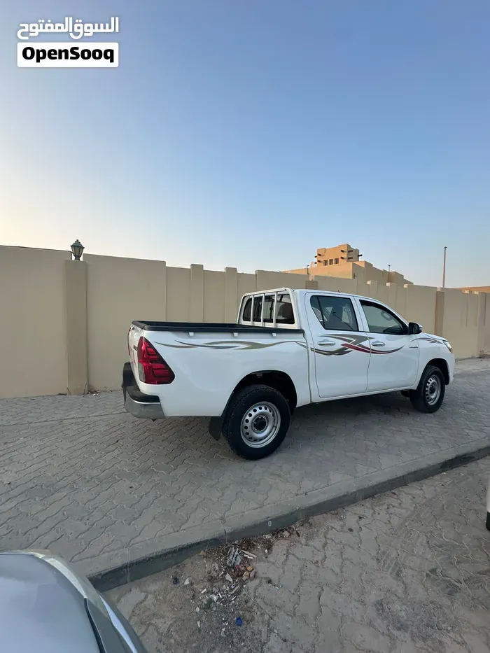 Toyota Hilux 2024 photo 4