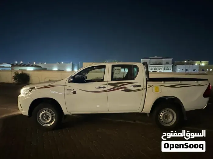 Toyota Hilux 2024 photo 5