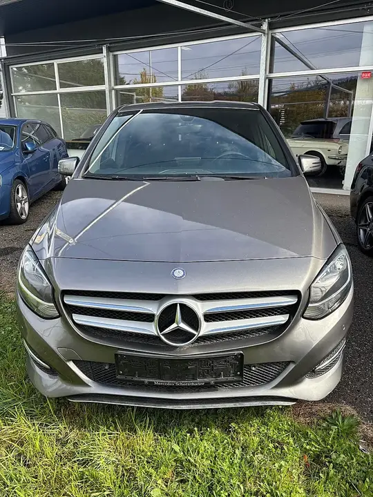 Mercedes-Benz B-Class 2015 photo 2