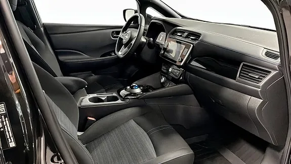 Nissan Leaf 2023 photo 3