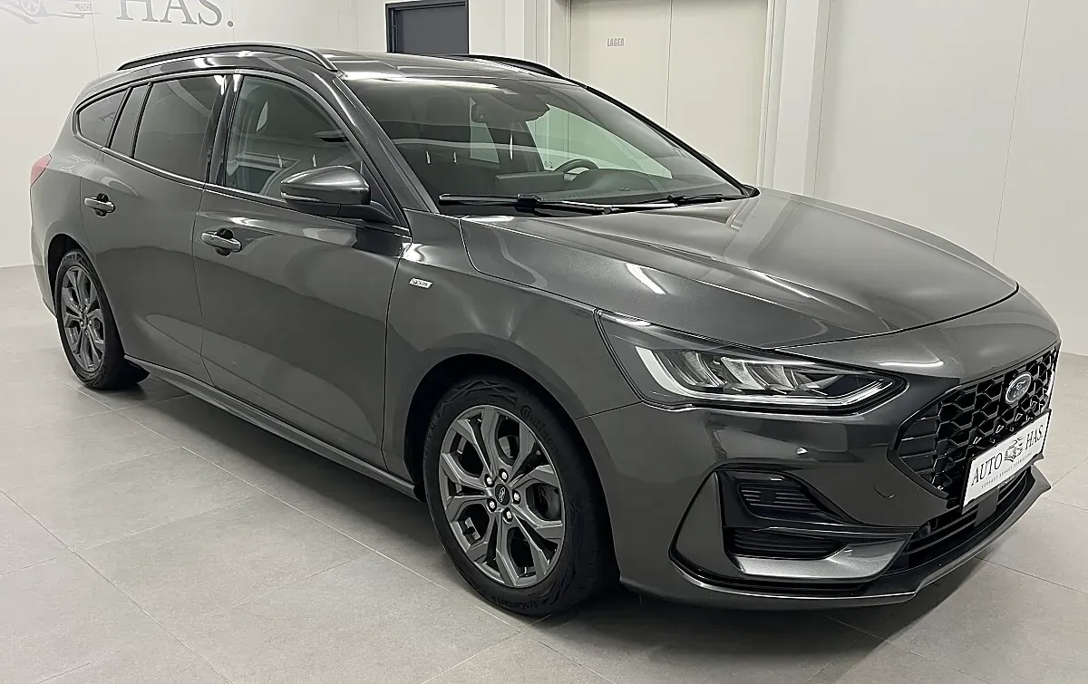 Ford Focus 2023 photo 2