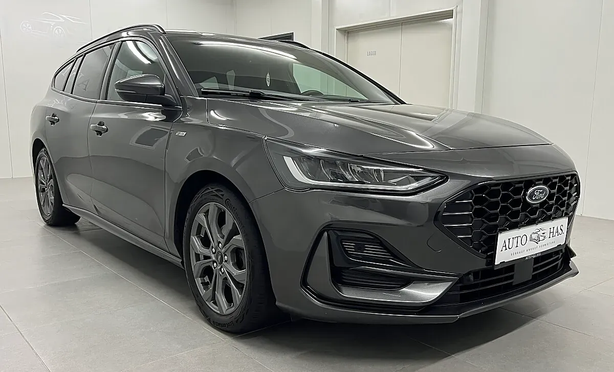 Ford Focus 2023 photo 3