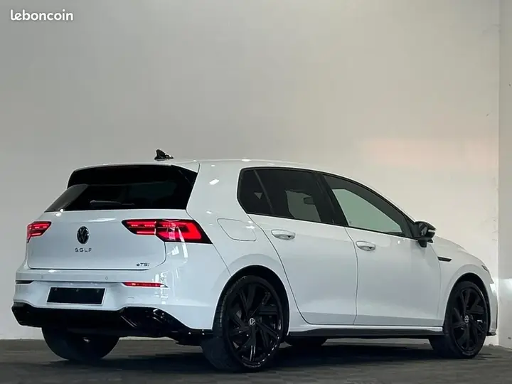 Volkswagen Golf 2024 photo 3
