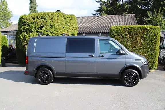 Volkswagen Transporter 2021 photo 2