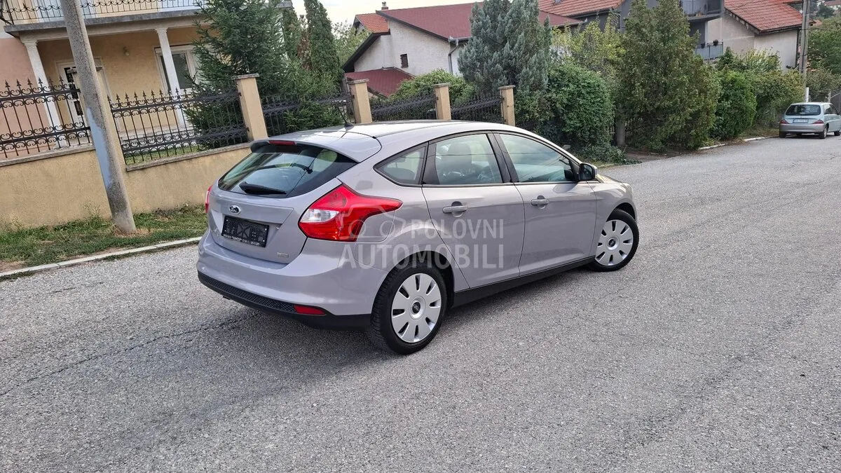 Ford Focus 2013 photo 2