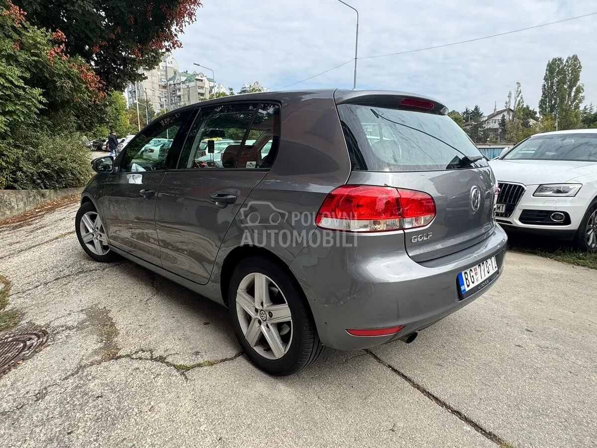 Volkswagen Golf 2010 photo 4