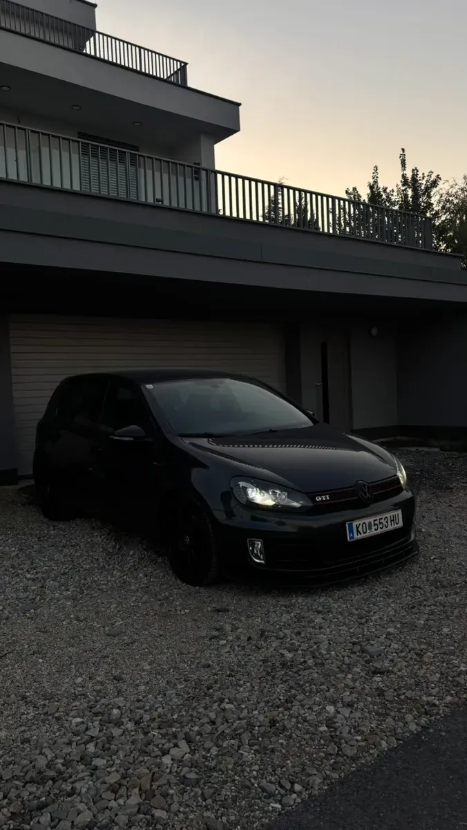 Volkswagen Golf 2011 photo 3