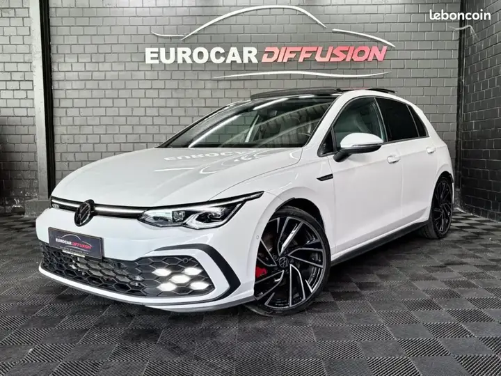 Volkswagen Golf 2023 photo 2