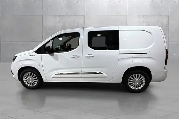 Toyota Proace City 2024 photo 2