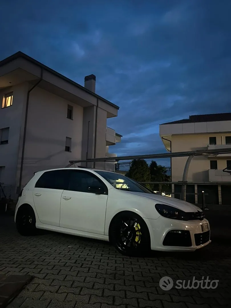 Volkswagen Golf 2010 photo 4
