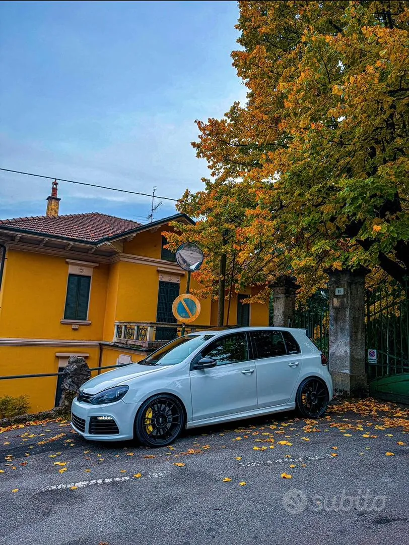Volkswagen Golf 2010 photo 2