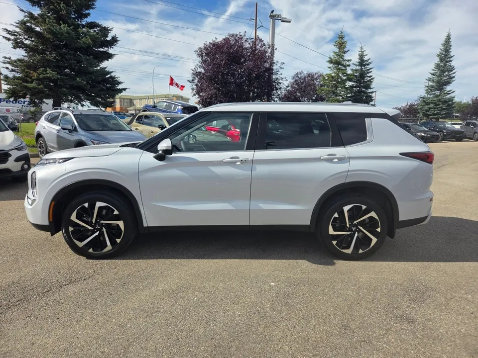 Mitsubishi Outlander 2023 photo 4