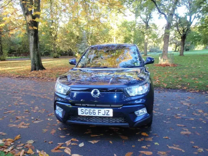 KG Mobility Tivoli 2016 photo 2