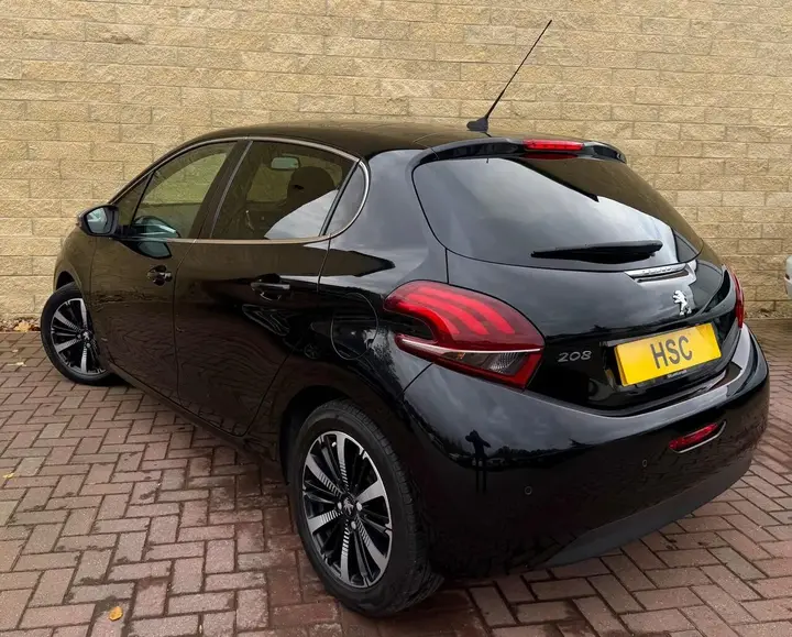 Peugeot 208 2018 photo 4