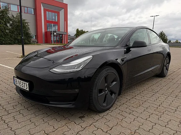 Tesla Model 3 2021 photo 2