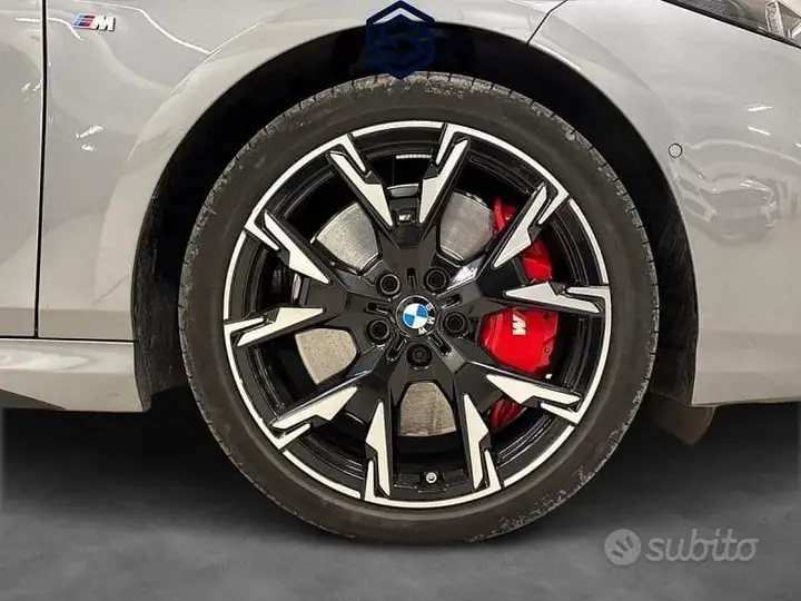 BMW 1 Series 2025 photo 2