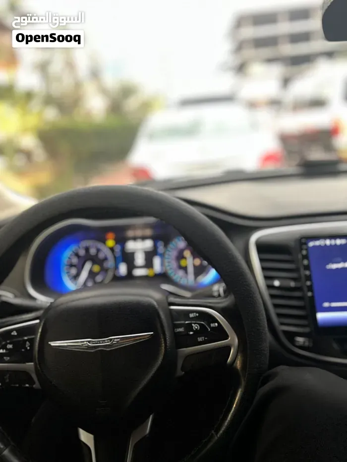 Chrysler 200 2015 photo 2