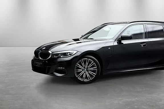 BMW 330E 2021 photo 2