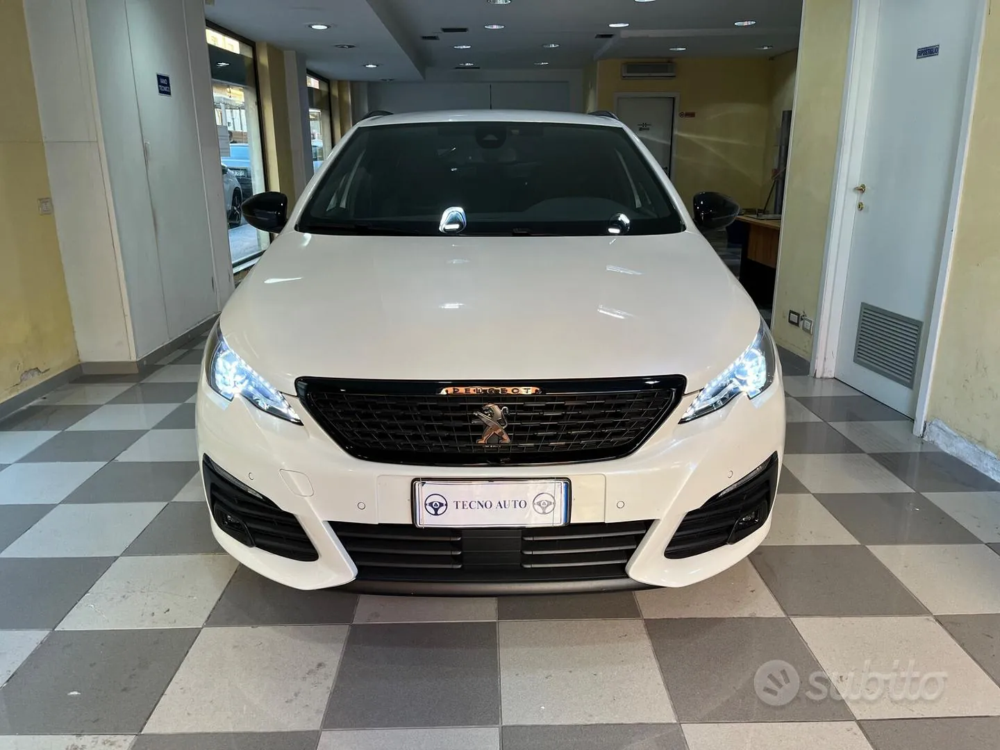 Peugeot 308 2021 photo 2