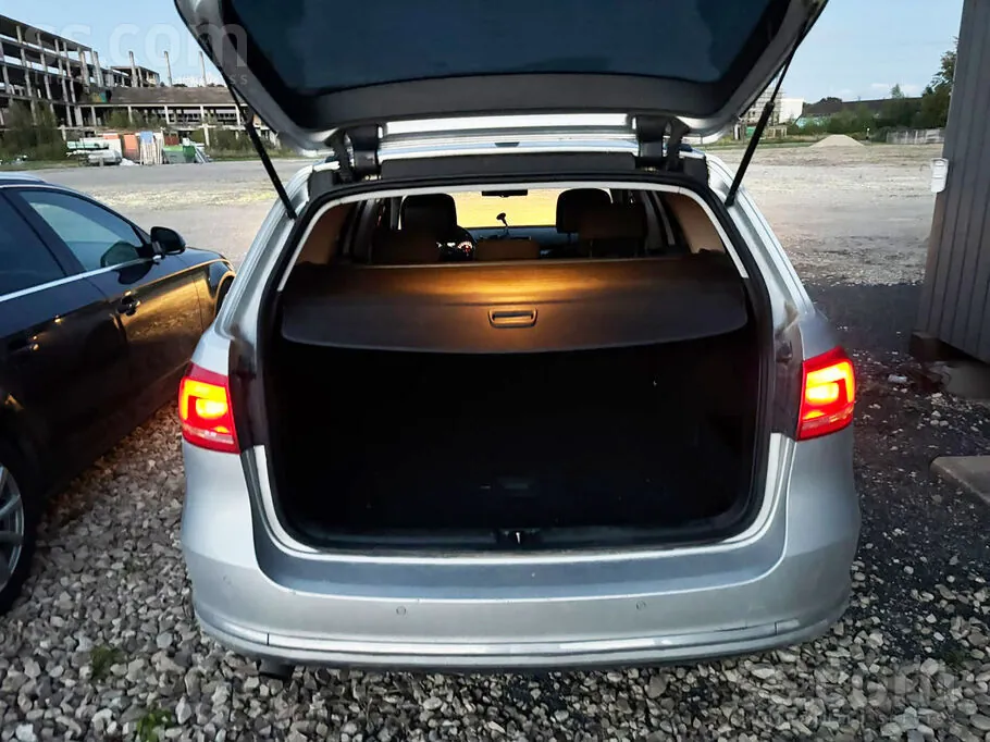 Volkswagen Passat 2011 photo 5