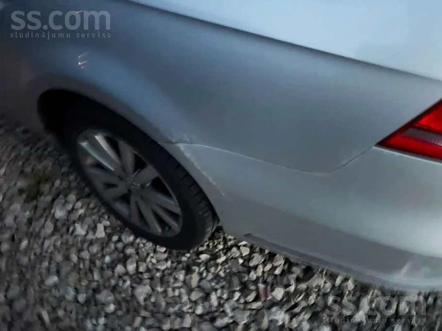 Volkswagen Passat 2011 photo 4