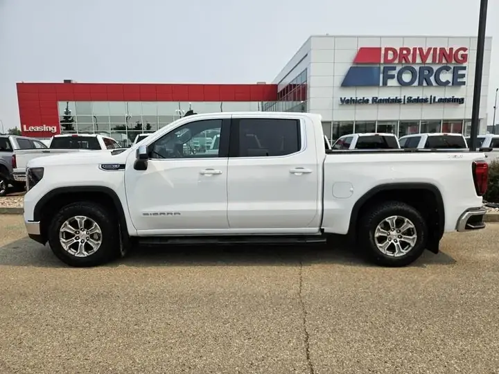 GMC Sierra 1500 2025 photo 2