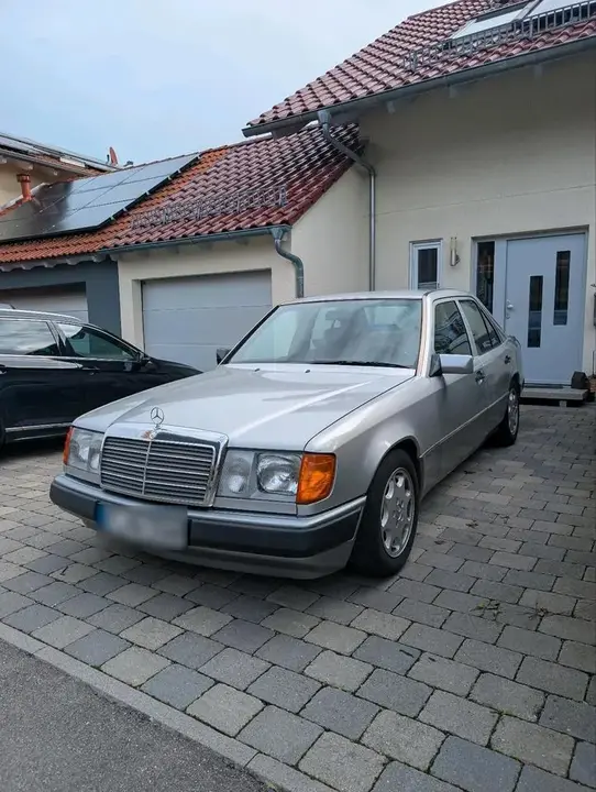 Mercedes-Benz W124