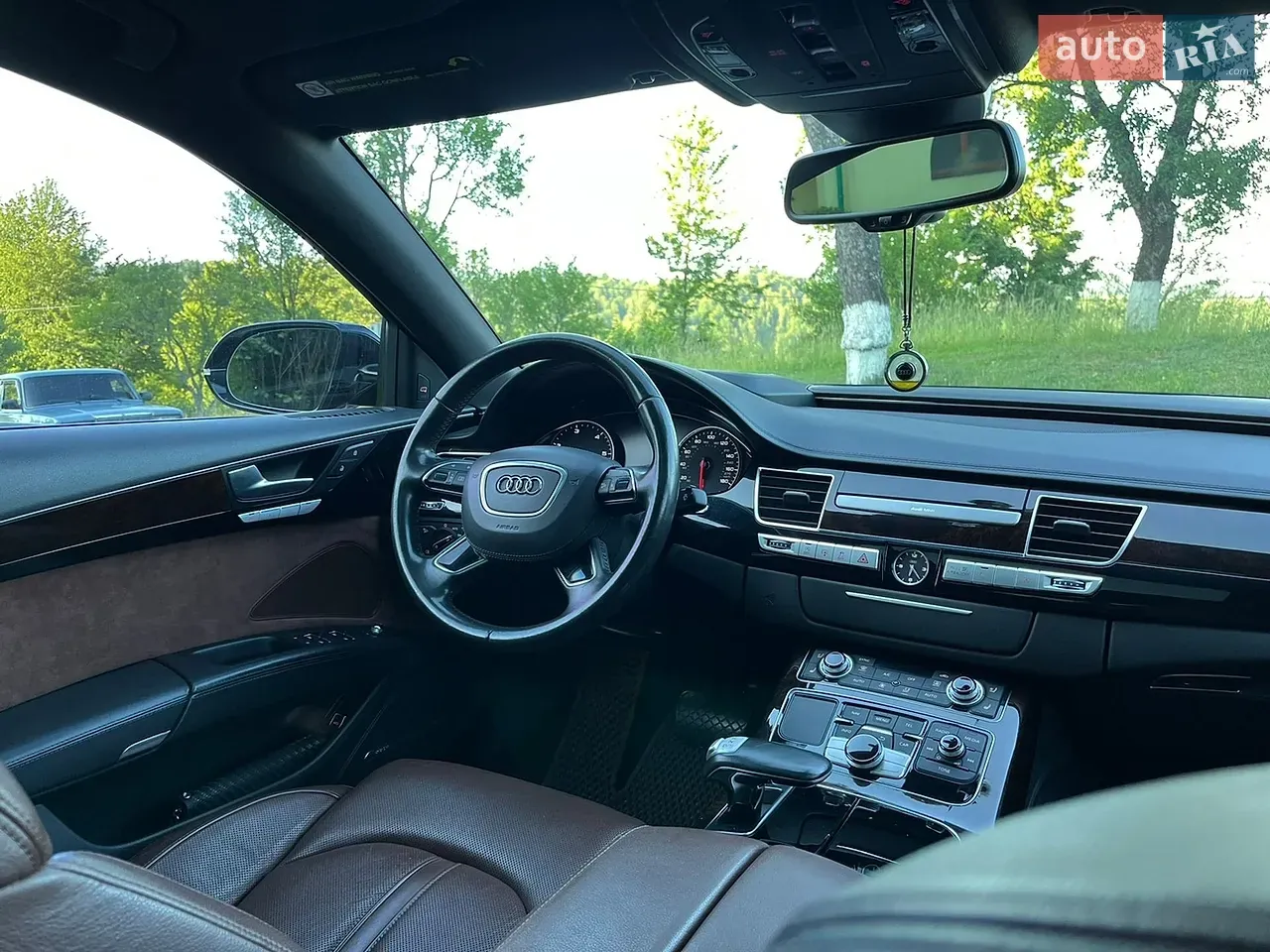 Audi A8 2014 photo 3