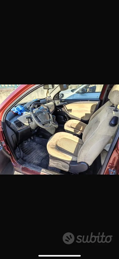 Lancia Ypsilon 2004 photo 4