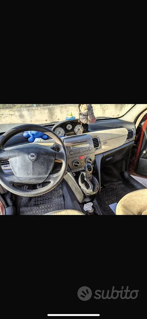 Lancia Ypsilon 2004 photo 2