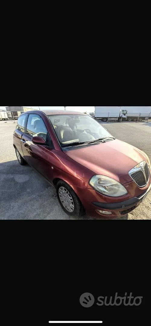 Lancia Ypsilon