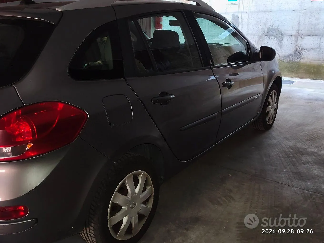 Renault Clio 2010 photo 3