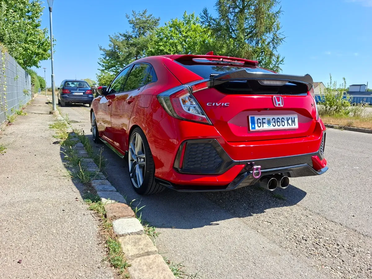 Honda Civic 2017 photo 2