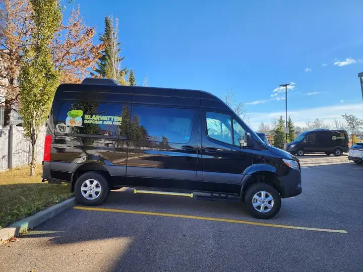 Mercedes-Benz Sprinter 2024 photo 2