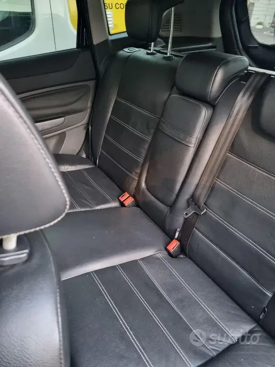 Ford Kuga 2011 photo 4