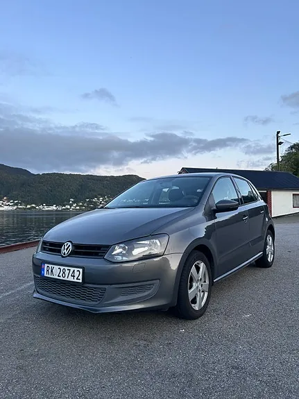 Volkswagen Polo 2011 photo 2