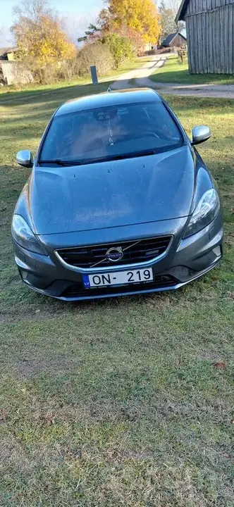 Volvo V40