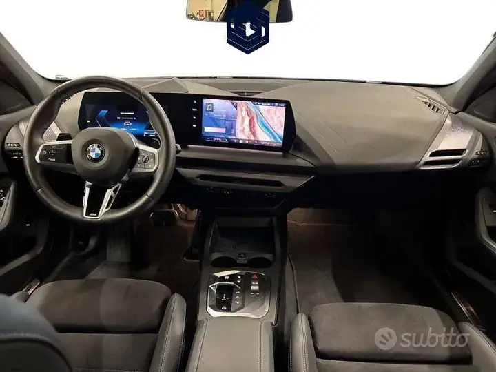 BMW 1 Series 2025 photo 3