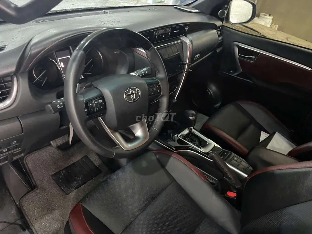 Toyota Fortuner 2025 photo 3