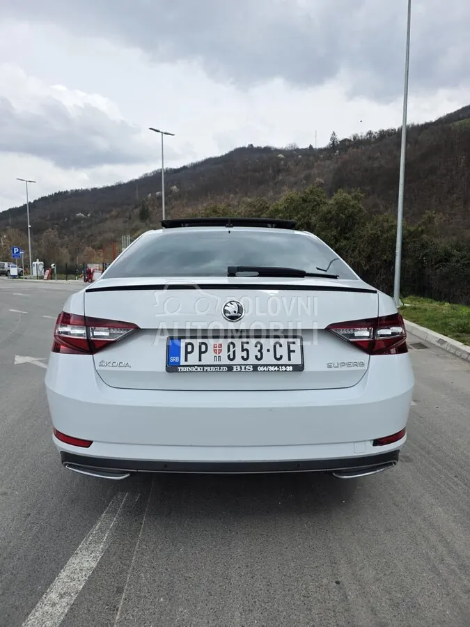 Skoda Superb 2018 photo 5