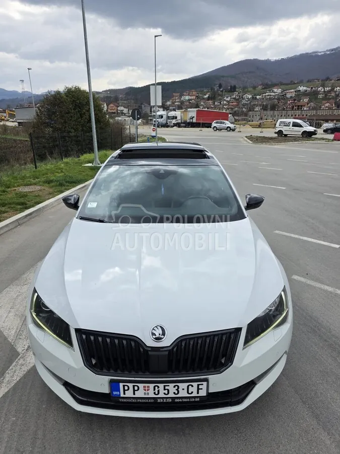 Skoda Superb 2018 photo 2