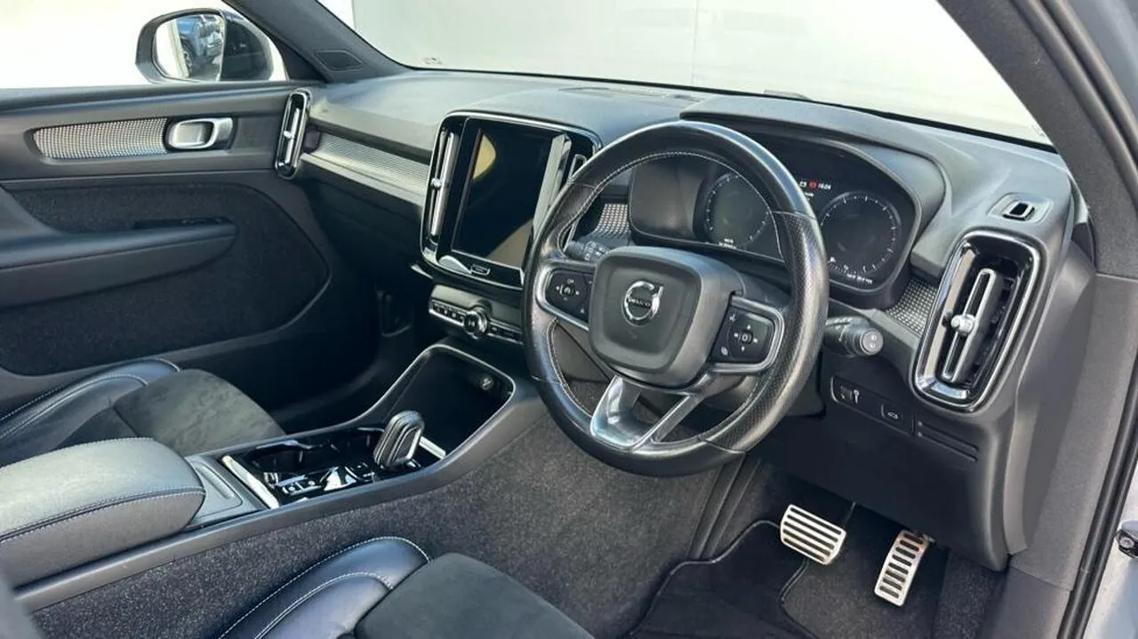 Volvo Xc40 2021 photo 2