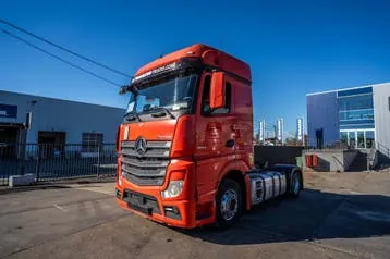Mercedes-Benz Actros 1843