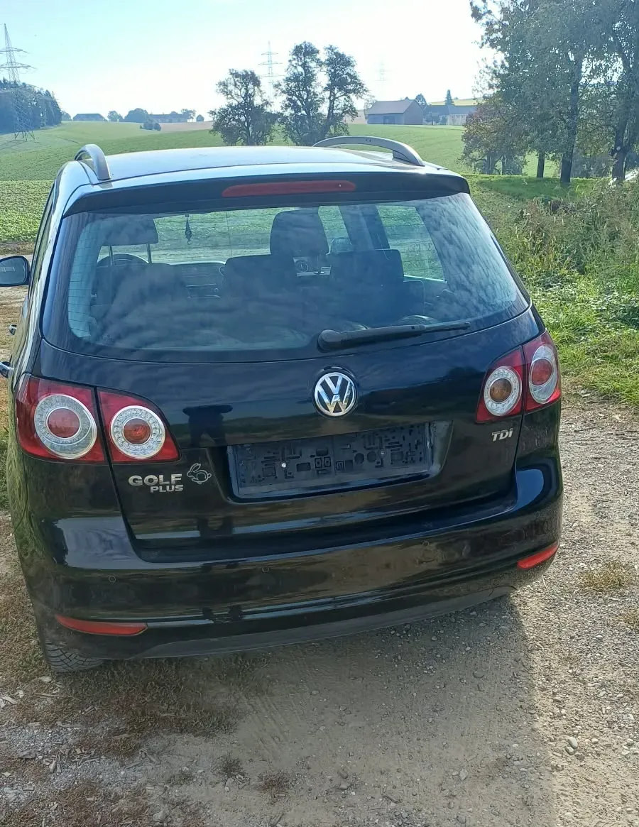 Volkswagen Golf 2011 photo 2