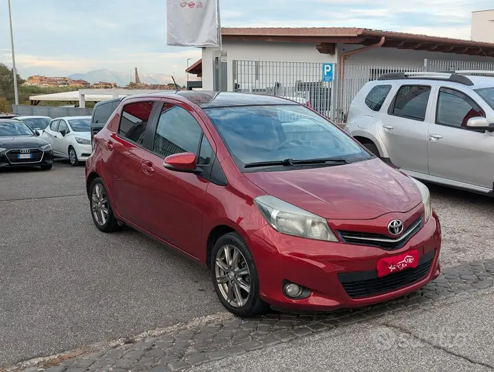 Toyota Yaris 2011 photo 3