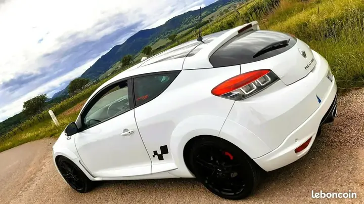 Renault Megane 2015 photo 2