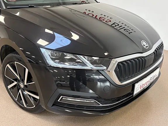 Skoda Octavia 2021 photo 2